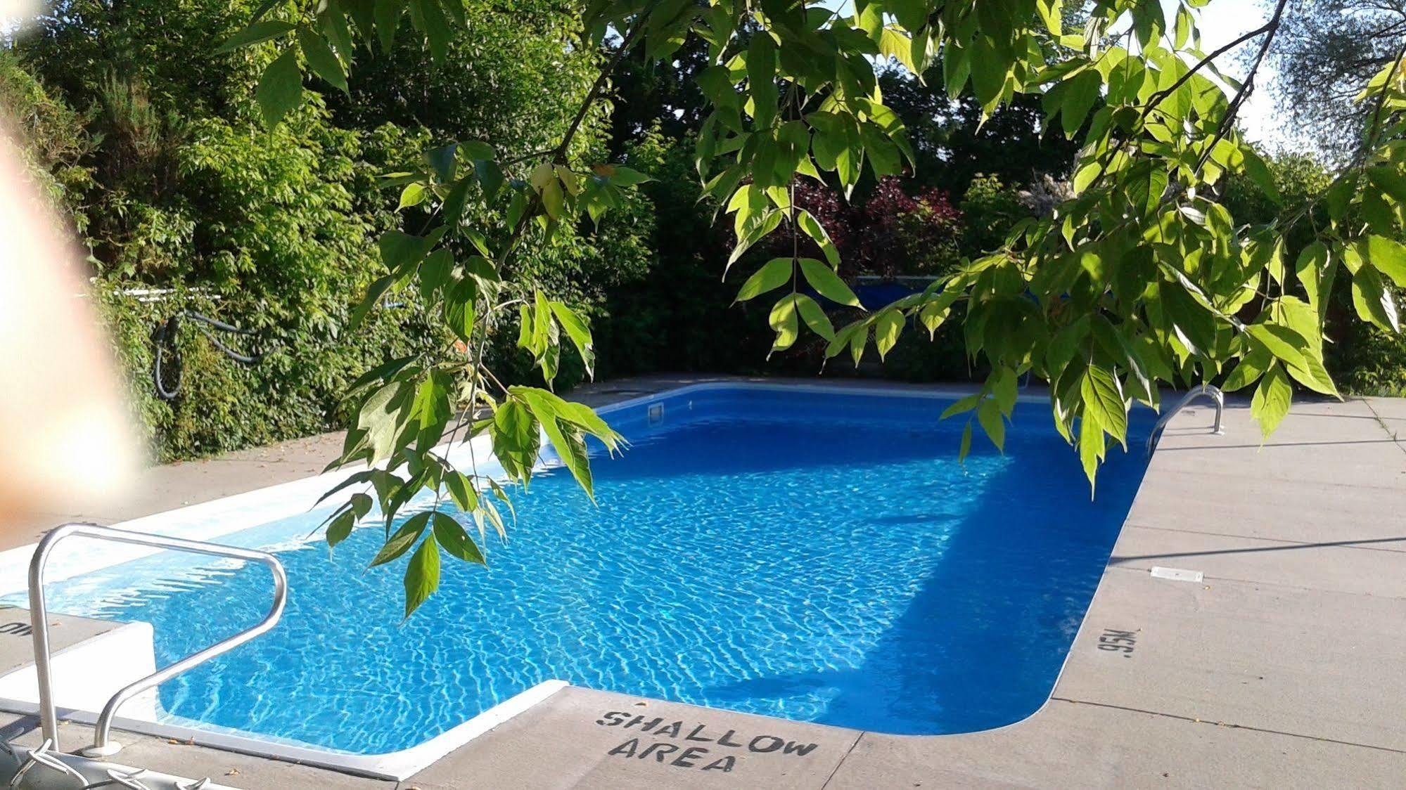 Villa Nova Motel Wasaga Beach Buitenkant foto