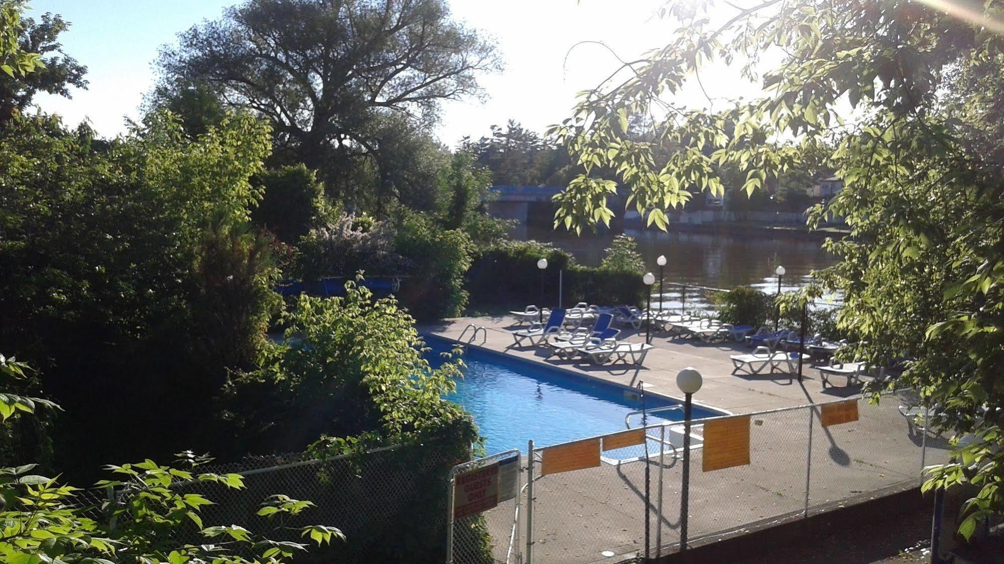 Villa Nova Motel Wasaga Beach Buitenkant foto