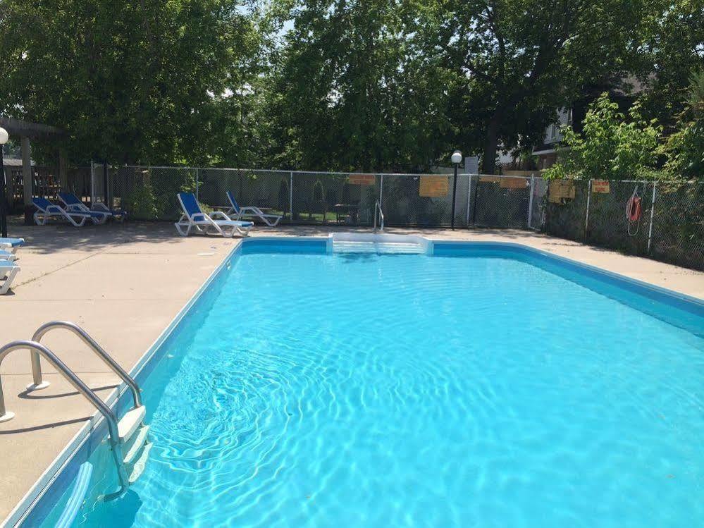 Villa Nova Motel Wasaga Beach Buitenkant foto